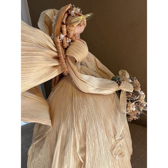 Large Corn Husk Angel with Floral Bouquet--Wedding?--American Folk Art - Picture 8 of 10